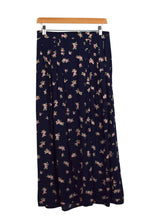 Load image into Gallery viewer, 80s/90s Northern Traditions Brand Floral Print Skirt

