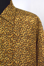 Load image into Gallery viewer, Cheetah Print Spray Jacket
