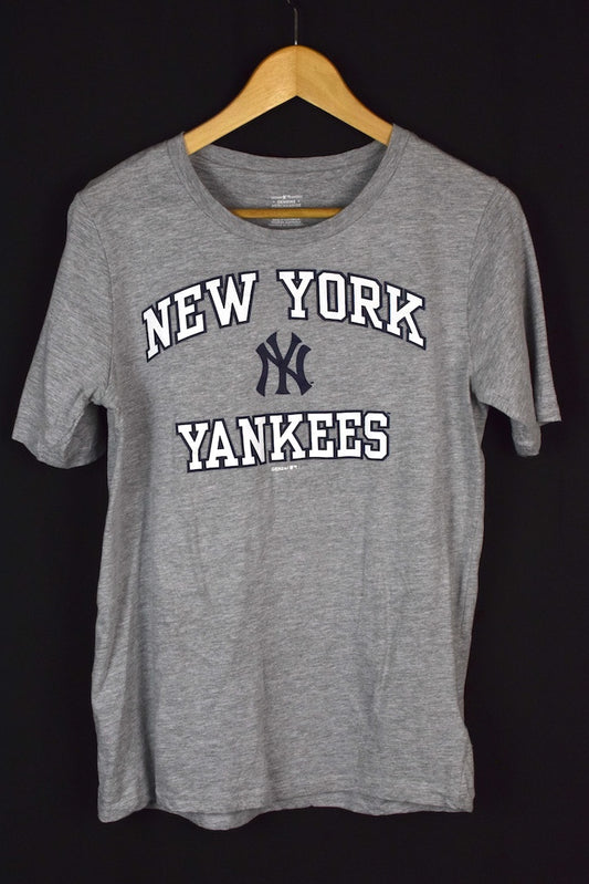 Ladies New York Yankees MLB T-shirt