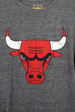 Load image into Gallery viewer, Chicago Bulls NBA T-shirt
