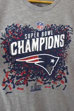 Load image into Gallery viewer, New England Patriots NFL T-shirt
