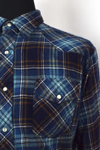 Load image into Gallery viewer, Wrangler Brand Flannel Shirt
