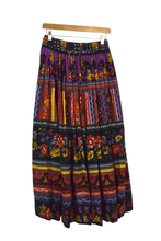 Load image into Gallery viewer, Floral Print Skirt
