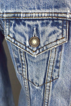 Load image into Gallery viewer, Ladies Levi Strauss Brand Denim Jacket
