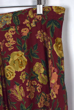 Load image into Gallery viewer, Rose Print Skirt

