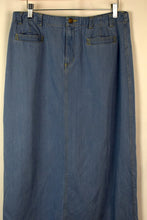 Load image into Gallery viewer, Liz Claiborne Brand Denim Skirt
