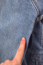 Load image into Gallery viewer, Levi&#39;s Brand Denim Jacket

