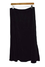 Load image into Gallery viewer, Tradition Brand Velvet Skirt
