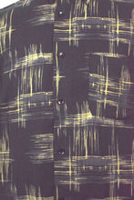 Load image into Gallery viewer, Abstract Checkered Print Shirt
