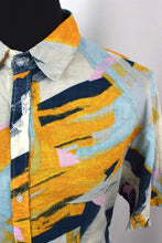 Load image into Gallery viewer, Abstract Print Shirt
