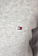 Load image into Gallery viewer, Tommy Hilfiger Brand Knitted Jumper
