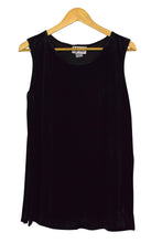 Load image into Gallery viewer, 80s/90s Velvet top
