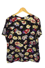 Load image into Gallery viewer, Floral Print Top
