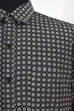 Load image into Gallery viewer, Circle Print Shirt
