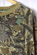 Load image into Gallery viewer, 80s Hunting Camouflage T-shirt
