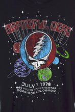 Load image into Gallery viewer, 2009 Grateful Dead T-shirt

