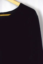 Load image into Gallery viewer, Black Long sleeve Velvet Dress
