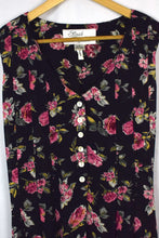 Load image into Gallery viewer, Pleated Floral Print Dress
