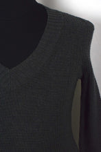 Load image into Gallery viewer, Tommy Hilfiger Brand knitted Jumper
