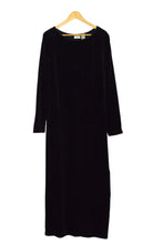 Load image into Gallery viewer, Black Long Sleeve Velvet Dress
