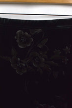 Load image into Gallery viewer, Velvet Floral Print Skirt
