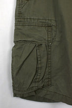 Load image into Gallery viewer, Green Cargo Shorts
