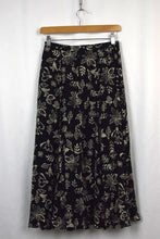 Load image into Gallery viewer, Abstract Print Skirt
