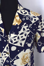 Load image into Gallery viewer, Floral Print Blouse

