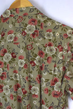 Load image into Gallery viewer, Green Floral Print Shirt
