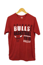 Load image into Gallery viewer, Chicago Bulls NBA T-shirt
