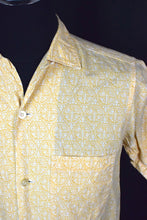 Load image into Gallery viewer, Abstract Circle Print Shirt
