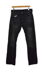 Load image into Gallery viewer, Levi Strauss Brand 501 Jeans
