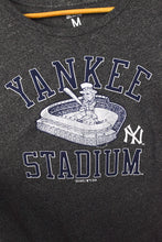 Load image into Gallery viewer, 2018 New York Yankees MLB T-shirt
