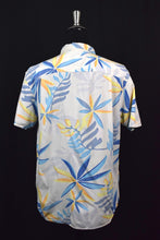Load image into Gallery viewer, Leaf Print Shirt
