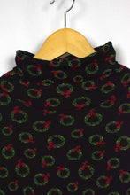Load image into Gallery viewer, Christmas Wreath Turtle Neck
