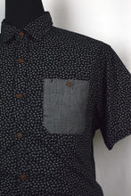 Load image into Gallery viewer, Triangle Print Shirt

