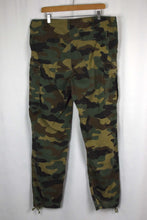 Load image into Gallery viewer, Camouflage Cargo Pants
