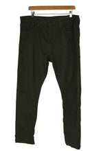 Load image into Gallery viewer, Levi Strauss Brand Corduroy Pants
