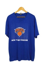Load image into Gallery viewer, New York Knicks NBA T-Shirt
