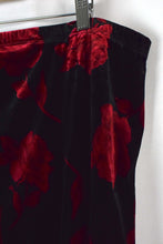 Load image into Gallery viewer, Rose Pattern Velvet Skirt
