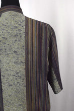 Load image into Gallery viewer, Abstract Stripe Print Shirt
