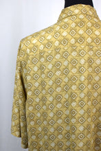 Load image into Gallery viewer, Covington Brand Abstract Diamond Print Shirt
