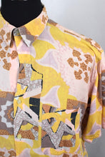 Load image into Gallery viewer, Pink Abstract Print Shirt
