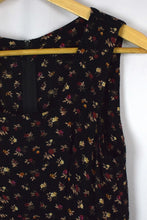 Load image into Gallery viewer, Black Floral Print Dress
