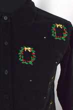 Load image into Gallery viewer, Christmas Wreath Velvet Shirt
