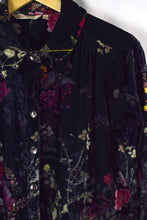 Load image into Gallery viewer, Floral Print Velvet Top
