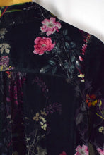 Load image into Gallery viewer, Floral Print Velvet Top
