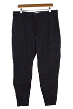 Load image into Gallery viewer, Old Navy Brand Cargo Pants
