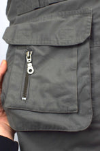Load image into Gallery viewer, Westbury Brand Hunting Vest

