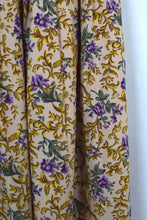 Load image into Gallery viewer, Pink Floral Print Skirt
